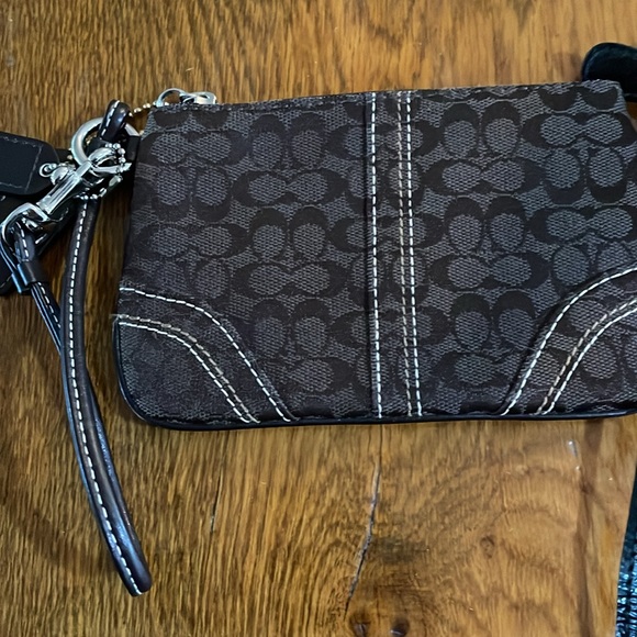 2 Wristlet Perfect for Credits Cards or Change - Picture 3 of 10